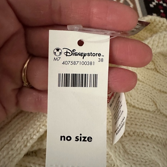 Children’s Disney Knit Scarf with Mickey and Minnie Motif NWT - Picture 4 of 4